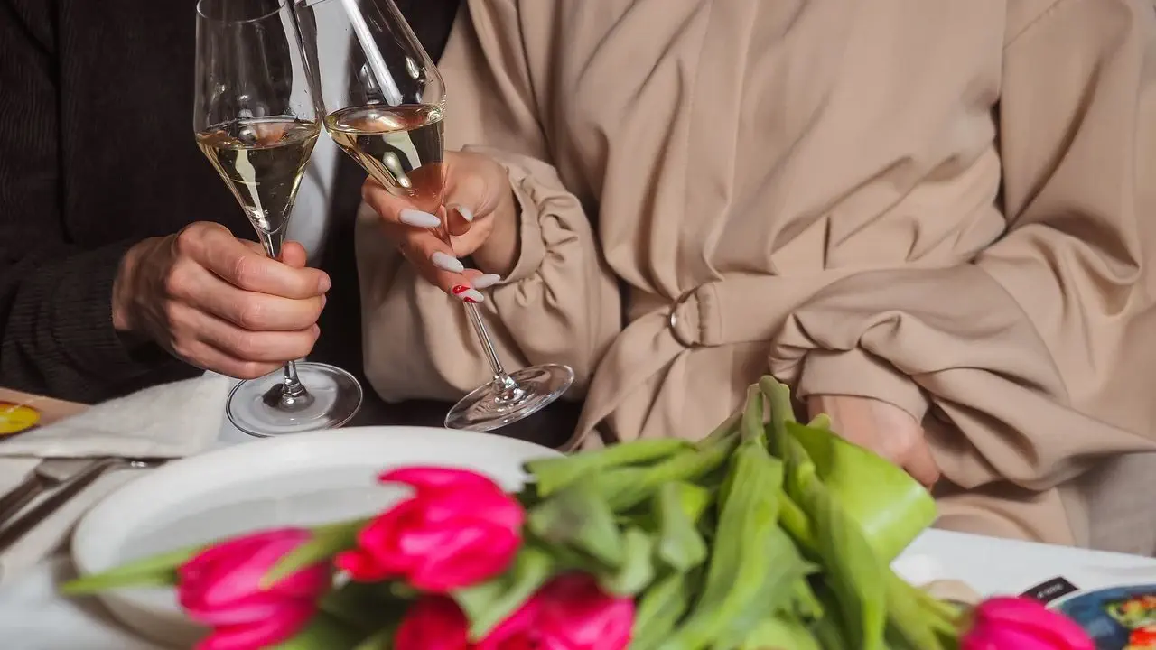 Traditional Anniversary Gifts by Year: The Complete List (With Modern Alternatives)