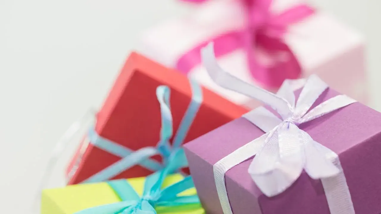 How to Shop for Someone Who's Impossible to Buy For (Without Resorting to a Gift Card)