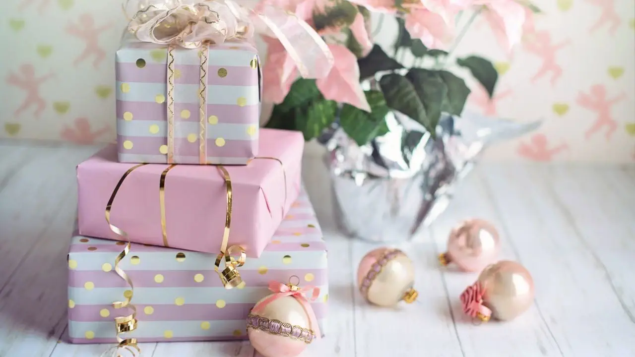 How to Manage All Your Gift Lists in One Place (And Keep Every Surprise Safe)