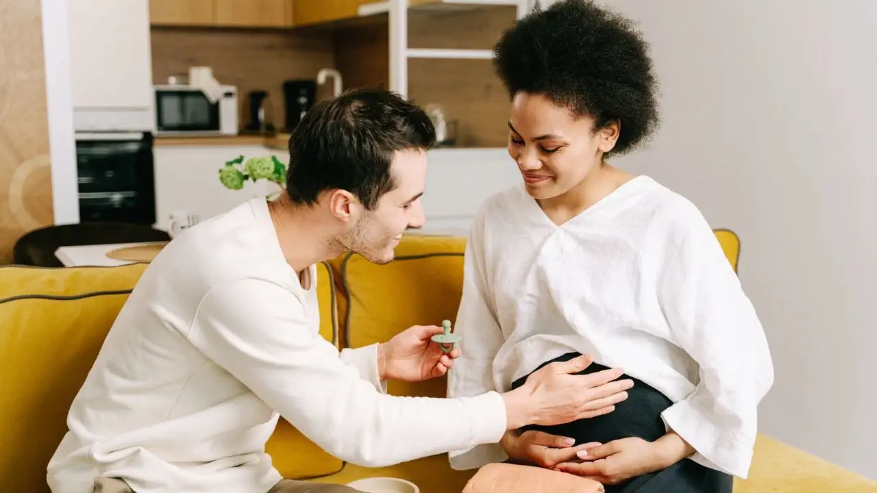 Meal Train for New Parents: How to Organize One That Actually Helps (Plus a Group Gift)