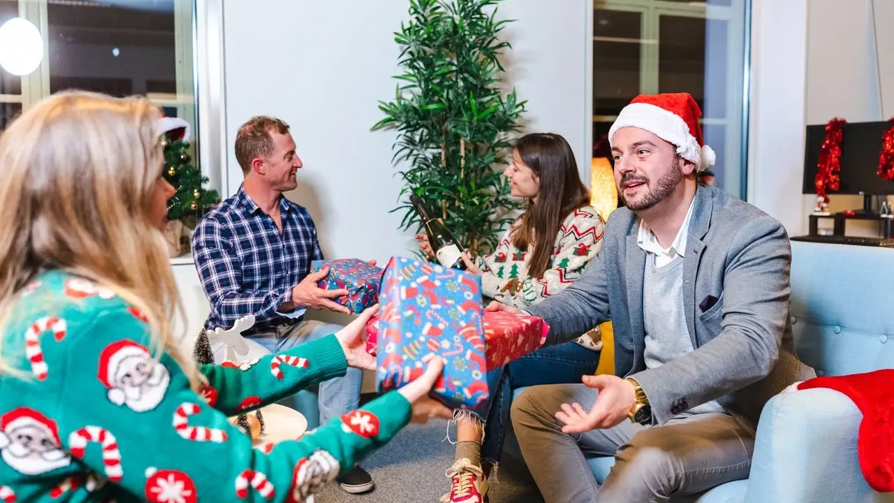 White Elephant Gift Exchange Rules: How to Play (Without the Awkward Junk Gifts)